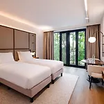 Kasteel Steenenburg 4* Ден Бош
