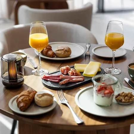 Hotel Kasteel Steenenburg 4*