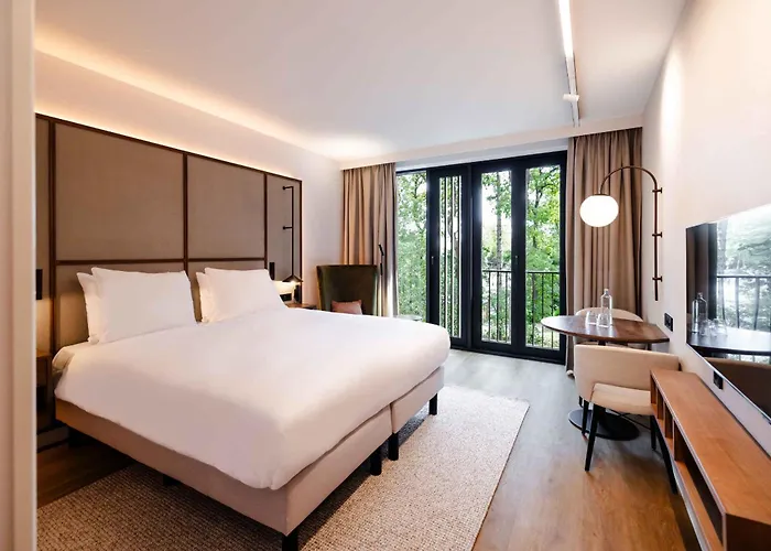 Hotel Kasteel Steenenburg 4*