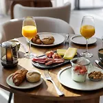 Hotel Kasteel Steenenburg 4*